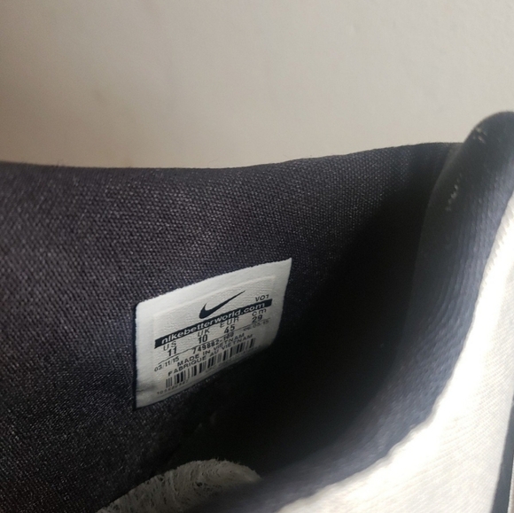 Zoom - Picture 2 of 7